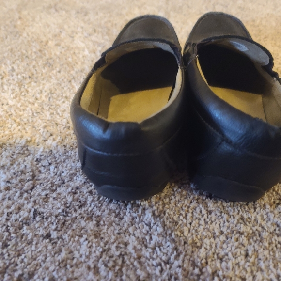 Children's Place brown boys slip on dress shoes - Picture 7 of 7